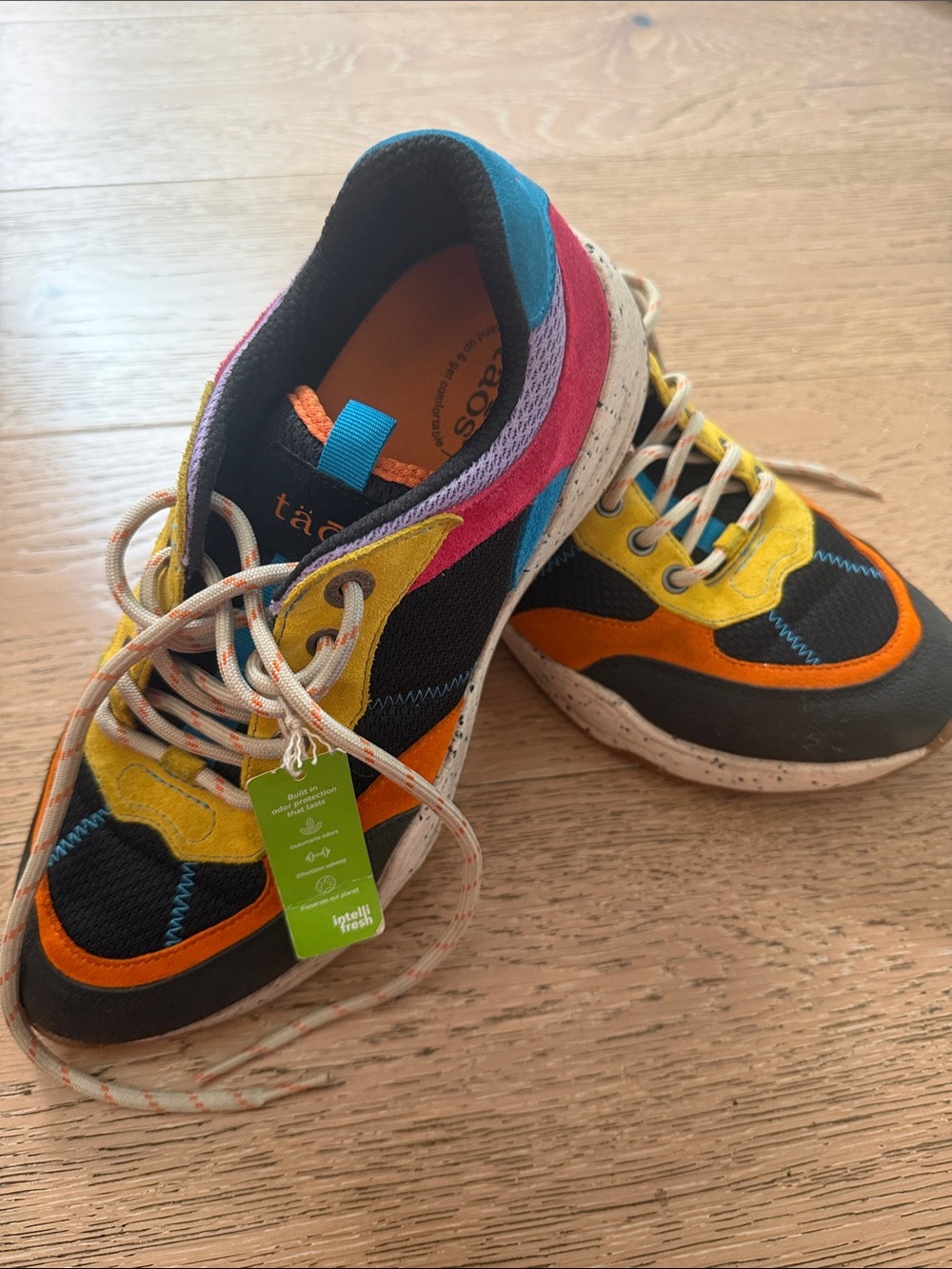 Women’s ‘Advance’ walking shoe. Super sturdy. Fun 🤩